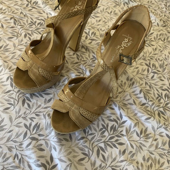 Heels - Picture 2 of 2